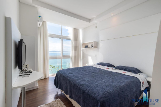 Imagem Casa com 5 Quartos à Venda, 850 m² em Praia Do Estaleirinho - Balneário Camboriú Imagem Casa com 5 Quartos à Venda, 850 m² em Praia Do Estaleirinho - Balneário Camboriú