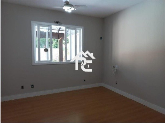 Imagem Casa com 3 Quartos à Venda, 360 m² em Piratininga - Niterói Imagem Casa com 3 Quartos à Venda, 360 m² em Piratininga - Niterói