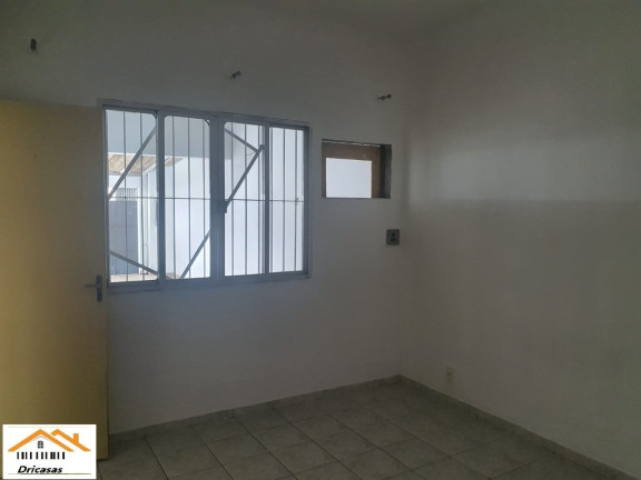 Imagem Sobrado com 6 Quartos à Venda, em Senador Camará - Rio De Janeiro Imagem Sobrado com 6 Quartos à Venda, em Senador Camará - Rio De Janeiro