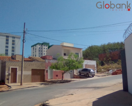 Imagem Casa com 3 Quartos à Venda, 200 m² em Ibituruna - Montes Claros Imagem Casa com 3 Quartos à Venda, 200 m² em Ibituruna - Montes Claros