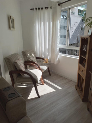 Imagem Imóvel com 3 Quartos à Venda, 132 m² em Centro - Balneário Camboriú Imagem Imóvel com 3 Quartos à Venda, 132 m² em Centro - Balneário Camboriú