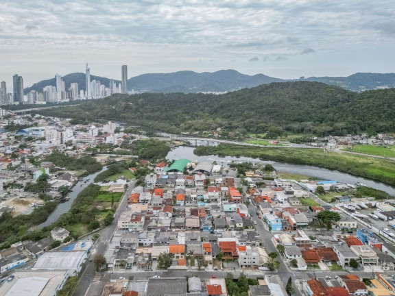 Imagem Galpão à Venda, 140 m² em Jardim Iate Clube - Balneário Camboriú Imagem Galpão à Venda, 140 m² em Jardim Iate Clube - Balneário Camboriú