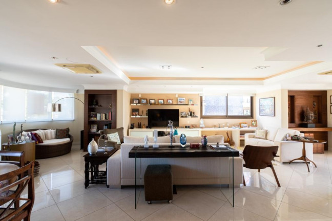 Imagem Imóvel com 3 Quartos à Venda, 278 m² em Auxiliadora - Porto Alegre Imagem Imóvel com 3 Quartos à Venda, 278 m² em Auxiliadora - Porto Alegre
