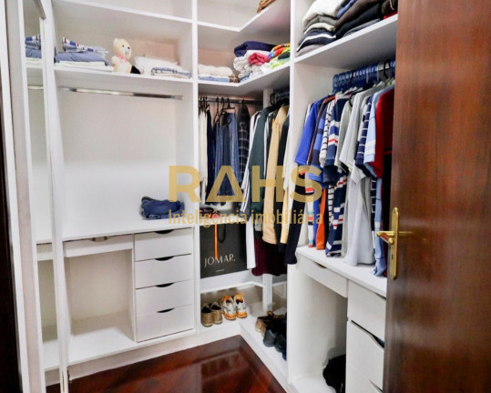 Imagem Casa com 6 Quartos à Venda, 400 m² em Costa E Silva - Joinville Imagem Casa com 6 Quartos à Venda, 400 m² em Costa E Silva - Joinville