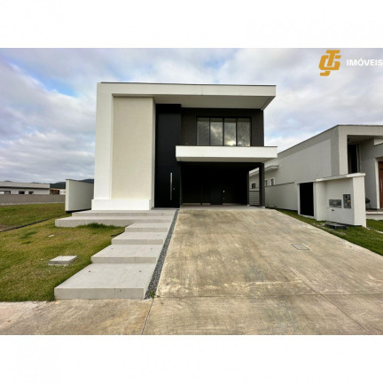 Imagem Casa com 3 Quartos à Venda, 280 m² em Caledônia - Camboriú Imagem Casa com 3 Quartos à Venda, 280 m² em Caledônia - Camboriú