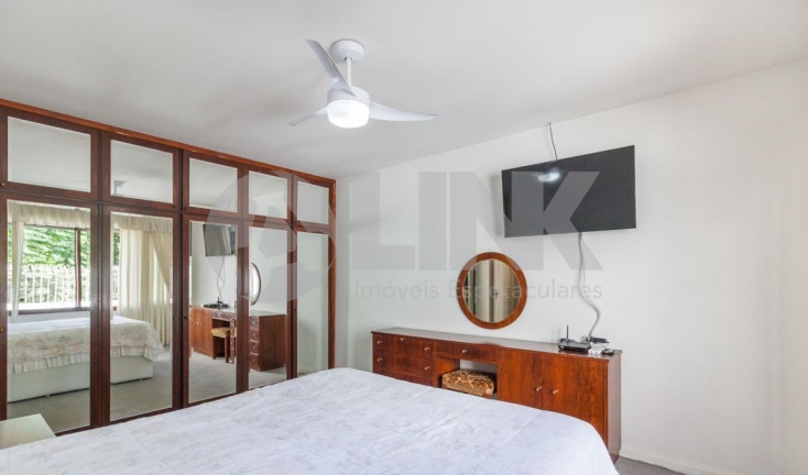 Imagem Casa com 3 Quartos à Venda, 327 m² em Chácara Das Pedras - Porto Alegre Imagem Casa com 3 Quartos à Venda, 327 m² em Chácara Das Pedras - Porto Alegre