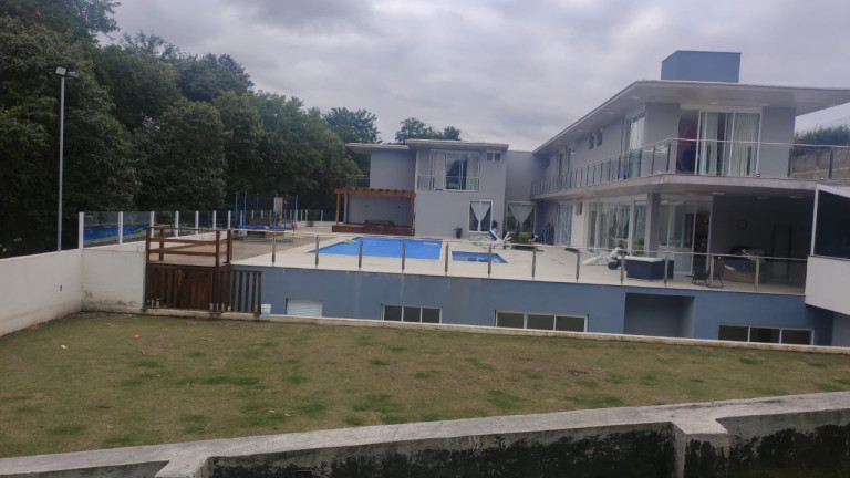 Imagem Casa com 5 Quartos à Venda,  em Da Cerejeira - Jacareí