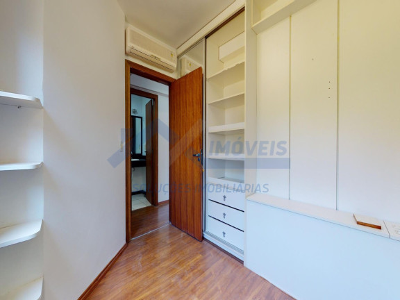 Imagem Casa com 3 Quartos à Venda, 230 m² em Cristal - Porto Alegre Imagem Casa com 3 Quartos à Venda, 230 m² em Cristal - Porto Alegre