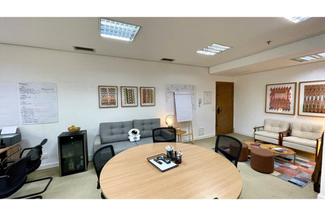 Sala Comercial à Venda, 42 m² em Cidade Monções - São Paulo