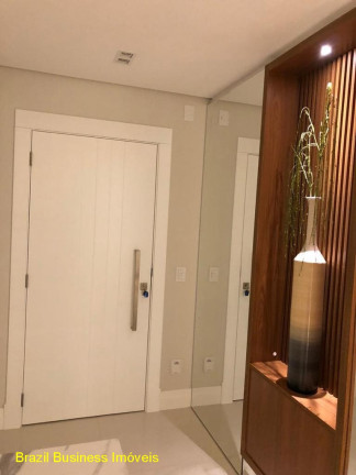 Imagem Imóvel com 3 Quartos à Venda, 127 m² em Centro - Balneário Camboriú Imagem Imóvel com 3 Quartos à Venda, 127 m² em Centro - Balneário Camboriú