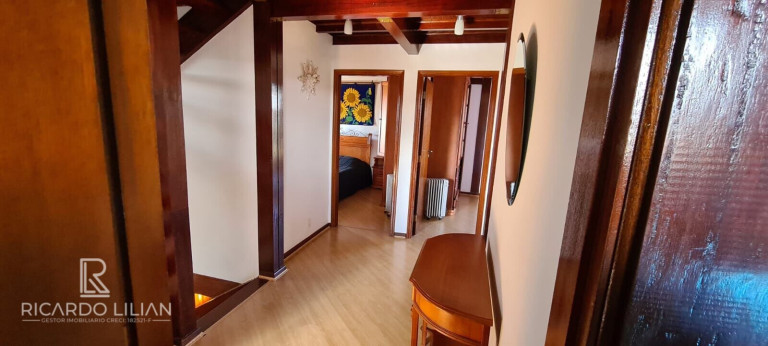Imagem Sobrado com 4 Quartos à Venda, 135 m² em Centro - Campos Do Jordão Imagem Sobrado com 4 Quartos à Venda, 135 m² em Centro - Campos Do Jordão