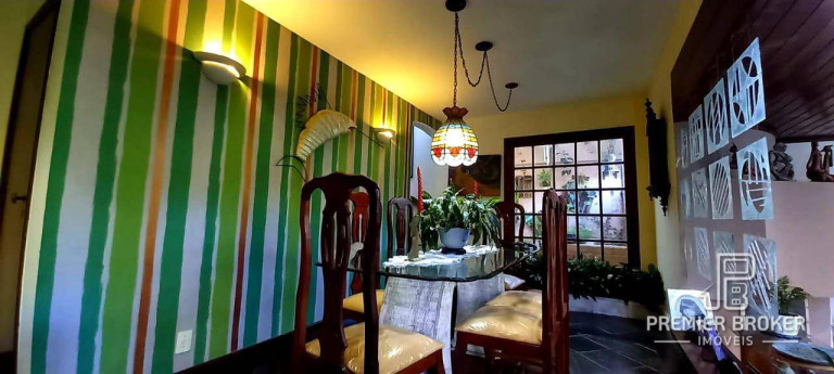 Imagem Casa com 4 Quartos à Venda, 200 m² em Albuquerque - Teresópolis Imagem Casa com 4 Quartos à Venda, 200 m² em Albuquerque - Teresópolis