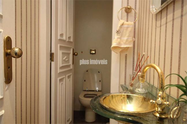 Imagem Casa com 3 Quartos à Venda, 255 m² em Jardim América - São Paulo Imagem Casa com 3 Quartos à Venda, 255 m² em Jardim América - São Paulo