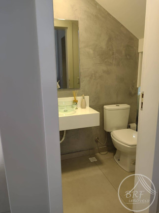 Imagem Casa com 3 Quartos à Venda, 327 m² em Estreito - Florianópolis