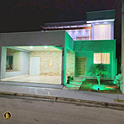 Casa com 3 Quartos à Venda,  em Taubaté