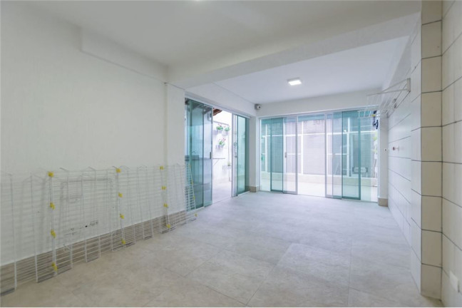Imagem Casa com 3 Quartos à Venda, em Cambuci - São Paulo Imagem Casa com 3 Quartos à Venda, em Cambuci - São Paulo