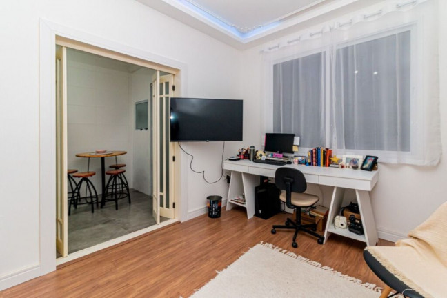 Imagem Imóvel com 1 Quarto à Venda, 49 m² em Bom Fim - Porto Alegre Imagem Imóvel com 1 Quarto à Venda, 49 m² em Bom Fim - Porto Alegre