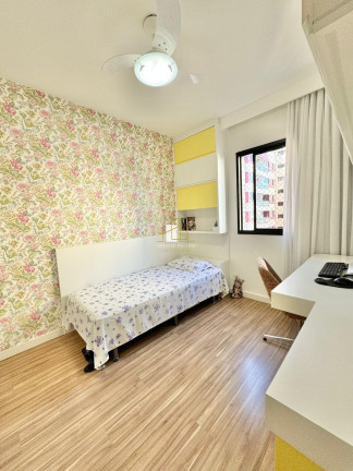 Imagem Imóvel com 3 Quartos à Venda, 132 m² em Praia Da Costa - Vila Velha Imagem Imóvel com 3 Quartos à Venda, 132 m² em Praia Da Costa - Vila Velha