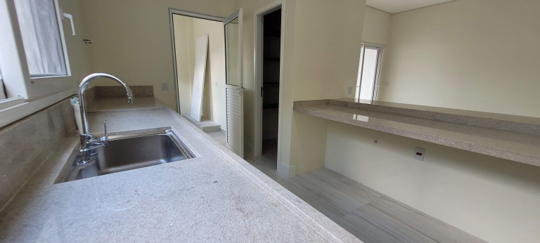Imagem Casa com 4 Quartos à Venda, 290 m² em Jardim Do Lago - Atibaia Imagem Casa com 4 Quartos à Venda, 290 m² em Jardim Do Lago - Atibaia