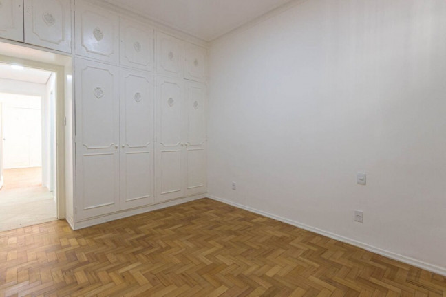 Imagem Imóvel com 3 Quartos à Venda, 107 m² em Copacabana - Rio De Janeiro Imagem Imóvel com 3 Quartos à Venda, 107 m² em Copacabana - Rio De Janeiro
