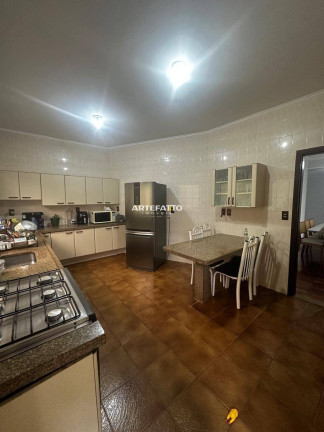 Imagem Casa com 3 Quartos à Venda, 185 m² Imagem Casa com 3 Quartos à Venda, 185 m²
