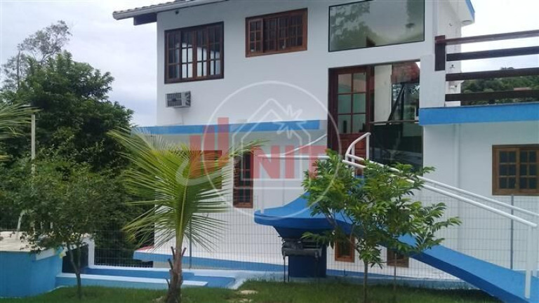 Imagem Casa com 3 Quartos à Venda, 320 m² em Pendotiba - Niterói