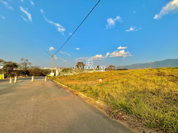 Imagem Terreno à Venda, 300 m² em Centro - Extrema Imagem Terreno à Venda, 300 m² em Centro - Extrema