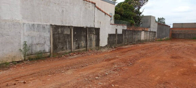 Imagem Terreno à Venda, 910 m² em Lopes De Oliveira - Sorocaba Imagem Terreno à Venda, 910 m² em Lopes De Oliveira - Sorocaba