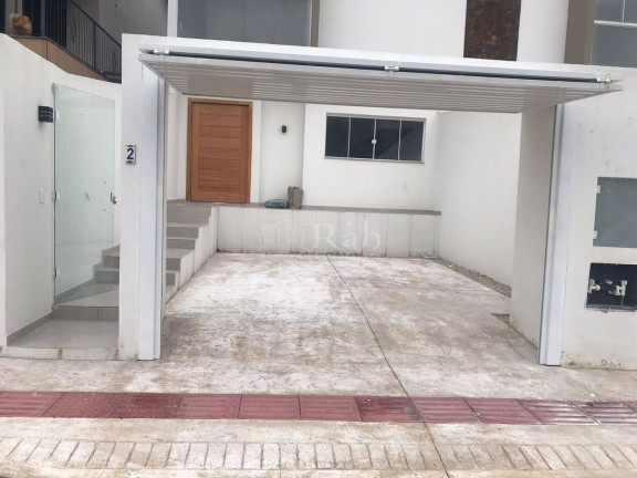 Sobrado com 3 Quartos à Venda, 135 m² em Dom Bosco - Itajaí