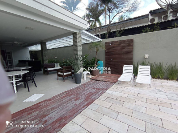 Imagem Casa com 6 Quartos à Venda, 400 m² em Riviera Módulo 3 - Bertioga Imagem Casa com 6 Quartos à Venda, 400 m² em Riviera Módulo 3 - Bertioga