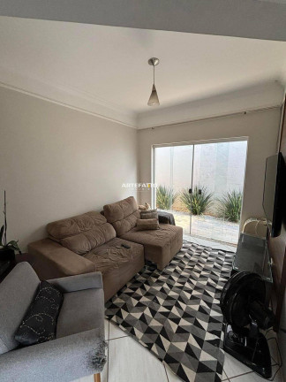Imagem Casa com 3 Quartos à Venda, 180 m² Imagem Casa com 3 Quartos à Venda, 180 m²