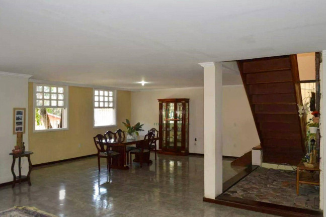 Imagem Casa com 6 Quartos à Venda ou Locação, 507 m² em São Francisco - Niterói Imagem Casa com 6 Quartos à Venda ou Locação, 507 m² em São Francisco - Niterói