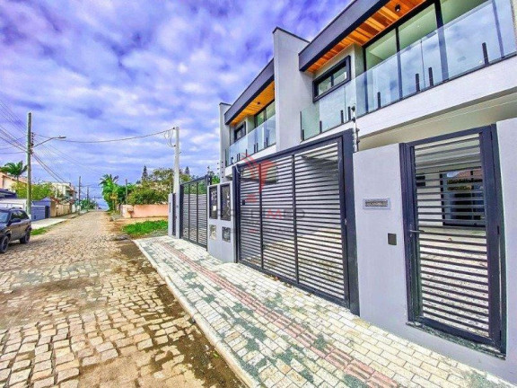 Imagem Casa com 3 Quartos à Venda, 200 m² em Itacolomi - Balneário Piçarras Imagem Casa com 3 Quartos à Venda, 200 m² em Itacolomi - Balneário Piçarras
