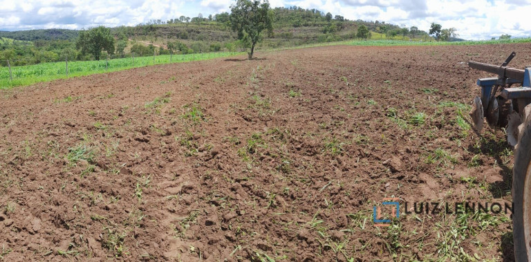 Imagem Imóvel com 3 Quartos à Venda, 820.000 m² em Centro - Varjão De Minas Imagem Imóvel com 3 Quartos à Venda, 820.000 m² em Centro - Varjão De Minas