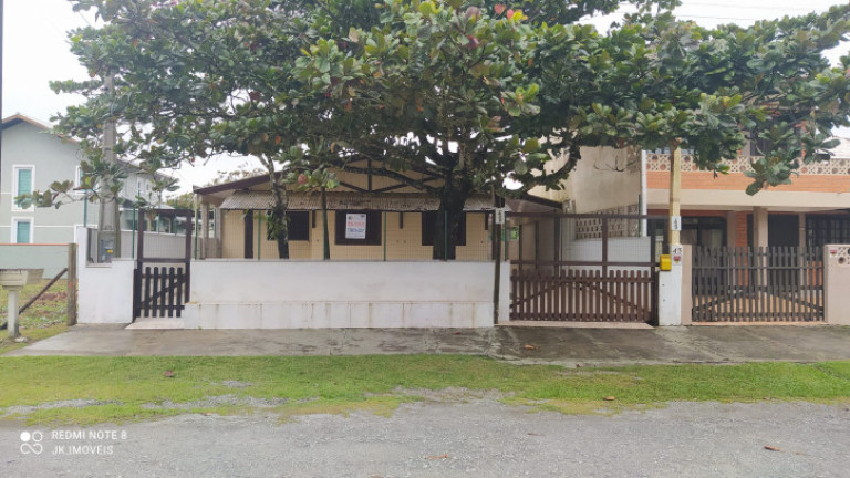 Imagem Casa com 5 Quartos para Temporada, 110 m² em Barra Do Saí - Itapoá Imagem Casa com 5 Quartos para Temporada, 110 m² em Barra Do Saí - Itapoá
