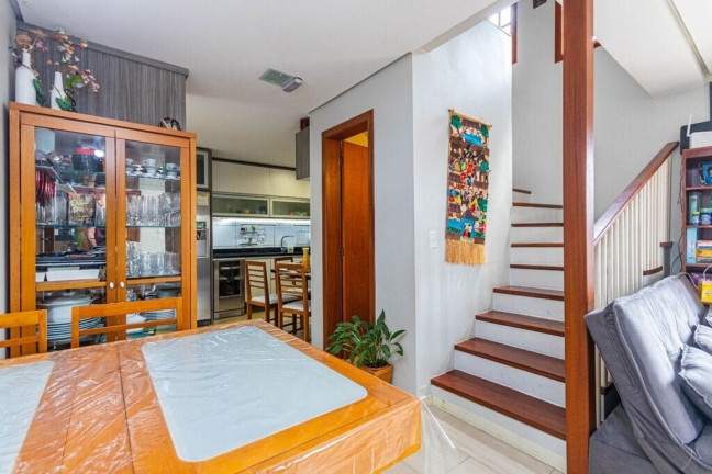 Imagem Casa de Condomínio com 3 Quartos à Venda, 168 m² em Santo Antônio - Porto Alegre Imagem Casa de Condomínio com 3 Quartos à Venda, 168 m² em Santo Antônio - Porto Alegre