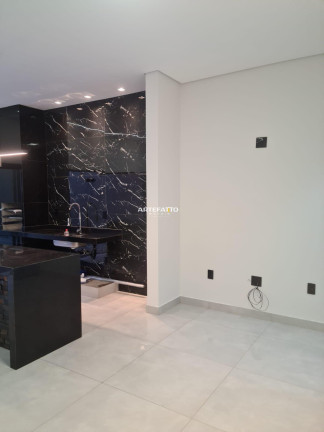 Imagem Casa com 2 Quartos à Venda, 100 m² Imagem Casa com 2 Quartos à Venda, 100 m²