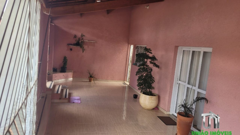 Imagem Casa com 3 Quartos à Venda, 80 m² em Santa Luzia - Bragança Paulista Imagem Casa com 3 Quartos à Venda, 80 m² em Santa Luzia - Bragança Paulista