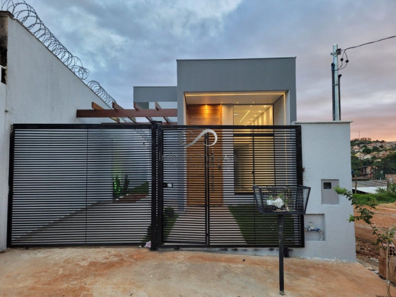 Casa com 3 Quartos à Venda, 220 m² em Jardim Imperial - Lagoa Santa