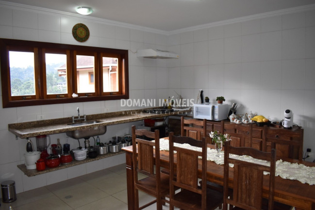 Imagem Casa com 4 Quartos à Venda, 212 m² em Região Do Vale Encantado - Campos Do Jordão Imagem Casa com 4 Quartos à Venda, 212 m² em Região Do Vale Encantado - Campos Do Jordão