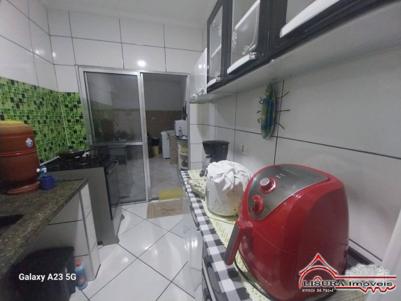 Imagem Casa com 3 Quartos à Venda, em Jardim Elza Maria - Jacareí Imagem Casa com 3 Quartos à Venda, em Jardim Elza Maria - Jacareí