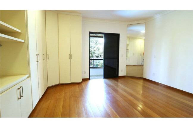 Imagem Imóvel com 3 Quartos à Venda, em Vila Andrade - São Paulo Imagem Imóvel com 3 Quartos à Venda, em Vila Andrade - São Paulo