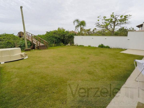 Imagem Casa com 6 Quartos à Venda, 500 m² em Mariscal - Bombinhas Imagem Casa com 6 Quartos à Venda, 500 m² em Mariscal - Bombinhas