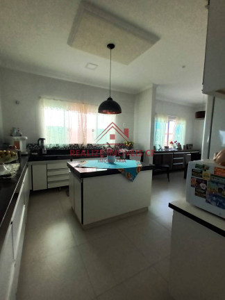 Imagem Casa de Condomínio com 5 Quartos à Venda, 260 m² em Vila Do Peró - Cabo Frio