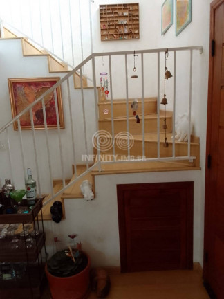 Imagem Casa com 5 Quartos à Venda, 190 m² em Vila Diva - Carapicuíba Imagem Casa com 5 Quartos à Venda, 190 m² em Vila Diva - Carapicuíba