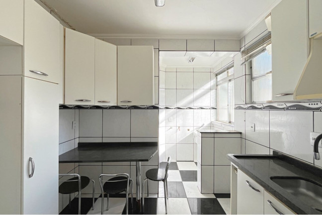Imagem Apartamento com 3 Quartos à Venda, 60 m² em Santo Antônio - Porto Alegre Imagem Apartamento com 3 Quartos à Venda, 60 m² em Santo Antônio - Porto Alegre