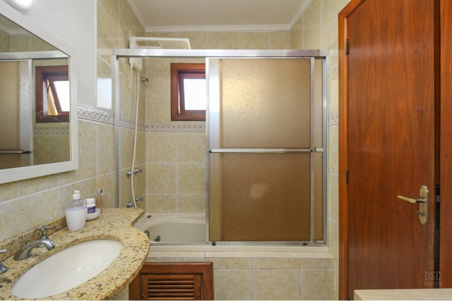 Imagem Casa com 3 Quartos à Venda, 154 m² em Espírito Santo - Porto Alegre Imagem Casa com 3 Quartos à Venda, 154 m² em Espírito Santo - Porto Alegre