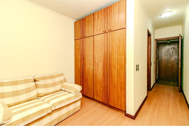 Imagem Casa com 3 Quartos à Venda, 243 m² em Menino Deus - Porto Alegre Imagem Casa com 3 Quartos à Venda, 243 m² em Menino Deus - Porto Alegre