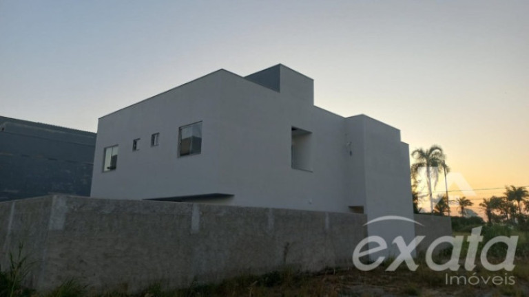 Imagem Sobrado com 3 Quartos à Venda, 150 m² em Morada De Laranjeiras - Serra Imagem Sobrado com 3 Quartos à Venda, 150 m² em Morada De Laranjeiras - Serra