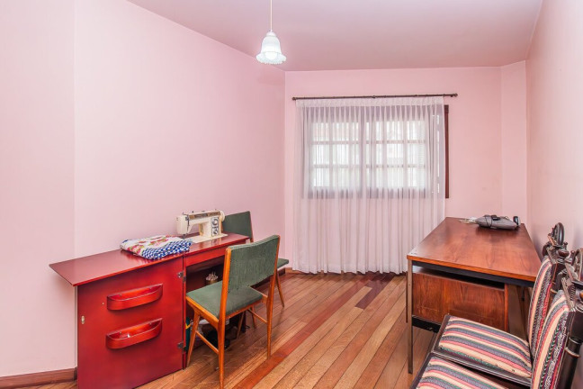 Imagem Casa com 4 Quartos à Venda, 290 m² em Petrópolis - Porto Alegre Imagem Casa com 4 Quartos à Venda, 290 m² em Petrópolis - Porto Alegre